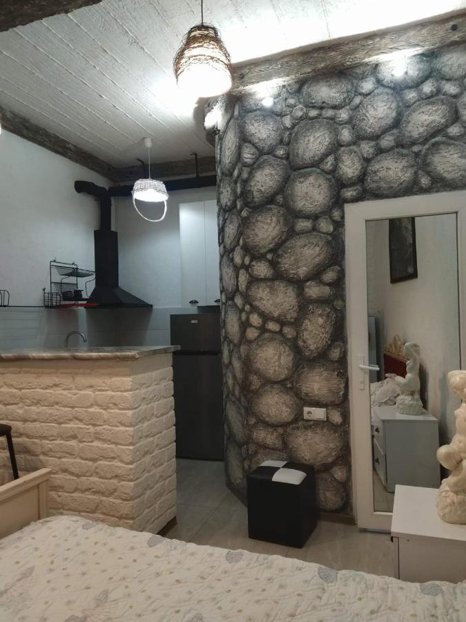 4 Chocolate Apartments In Old Tbilisi Exterior photo