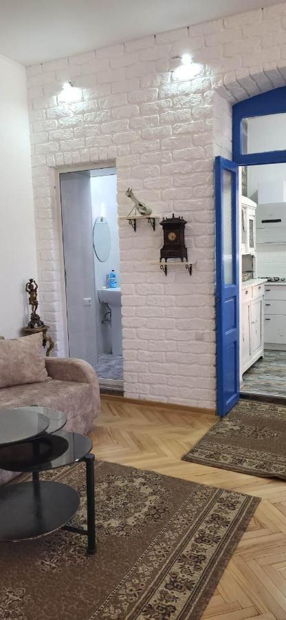 4 Chocolate Apartments In Old Tbilisi Exterior photo