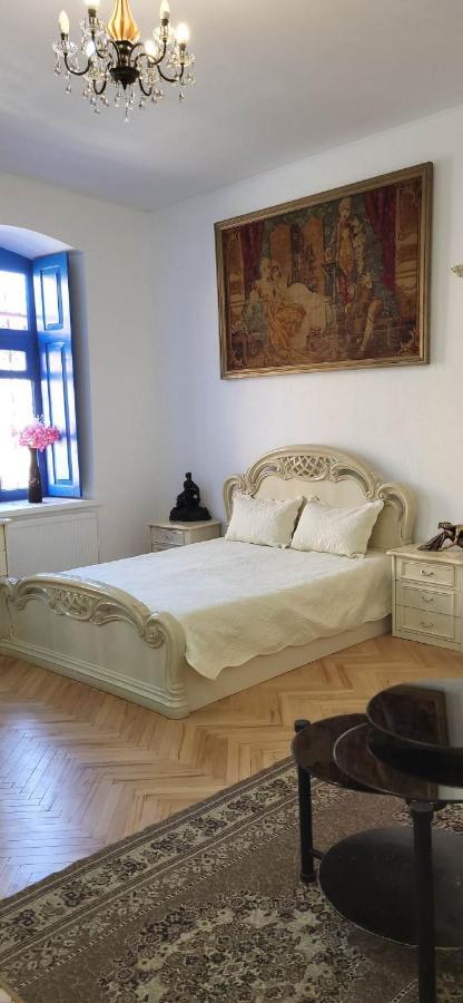 4 Chocolate Apartments In Old Tbilisi Exterior photo